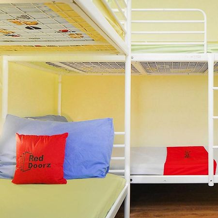 RedDoorz Hostel @ Clarke Quay Singapore Buitenkant foto