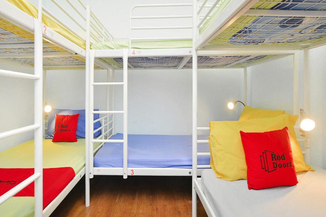 RedDoorz Hostel @ Clarke Quay Singapore Buitenkant foto
